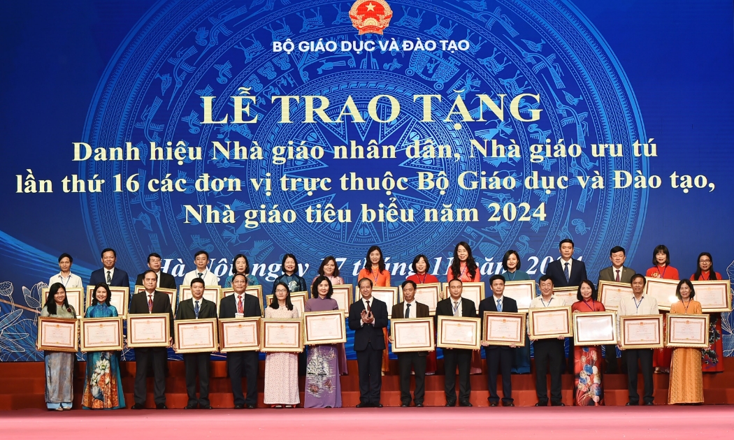 Chương trình nhằm biểu dương, tôn vinh và tri ân các nhà giáo tiêu biểu. Ảnh: MOET.
