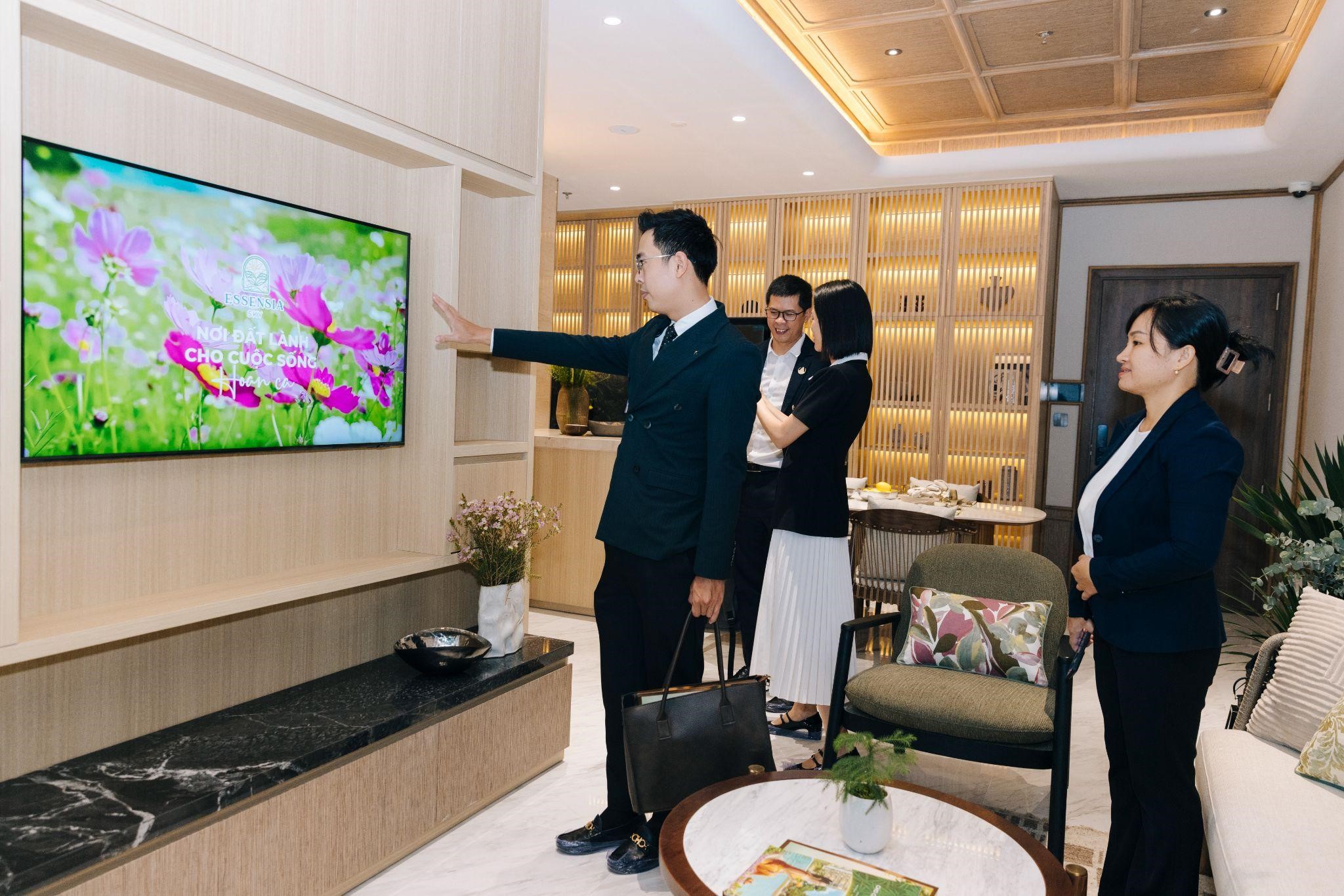 Căn hộ mẫu 2 ph&ograve;ng ngủ v&agrave; 3 ph&ograve;ng ngủ của Essensia Sky thu h&uacute;t kh&aacute;ch tham quan.