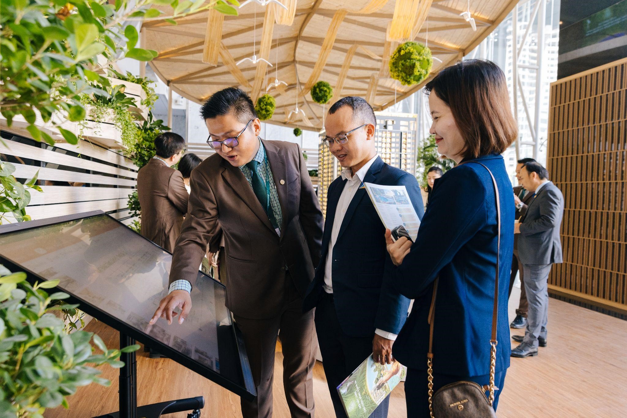 Một cuộc sống hoan ca nơi v&ugrave;ng đất l&agrave;nh đang chờ đ&oacute;n bạn tại Essensia Sky, mừng bạn về nh&agrave;.