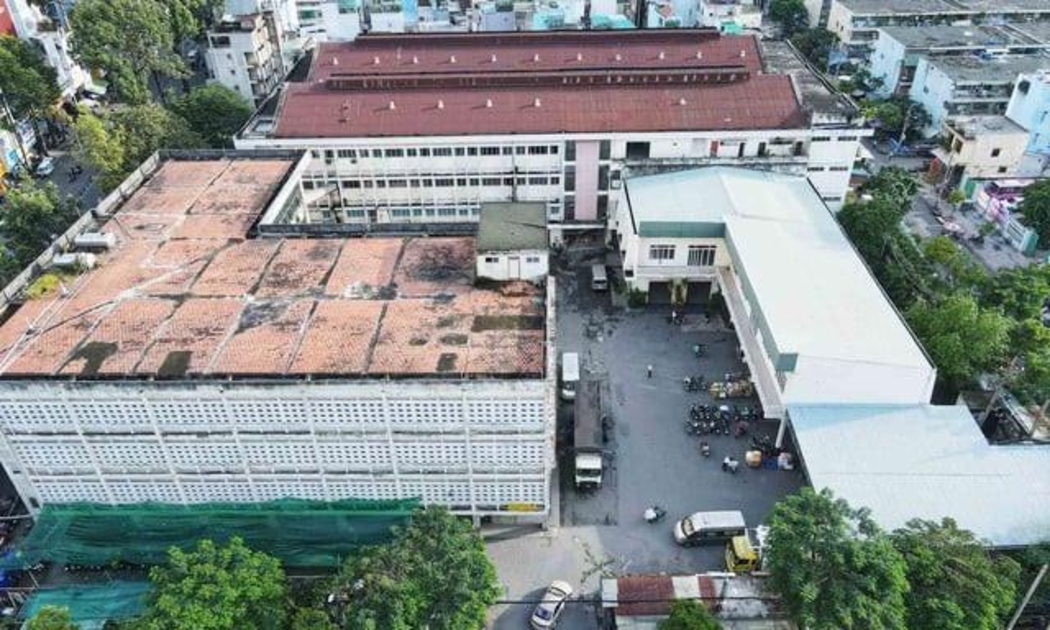 Hiện trạng khu đất 419 Lê Hồng Phong lúc chưa tháo dỡ. Ảnh: Ngọc Dương.