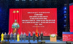 Trường Đại học Kinh tế - Đại học Quốc gia Hà Nội đón nhận Huân chương lao động hạng ba