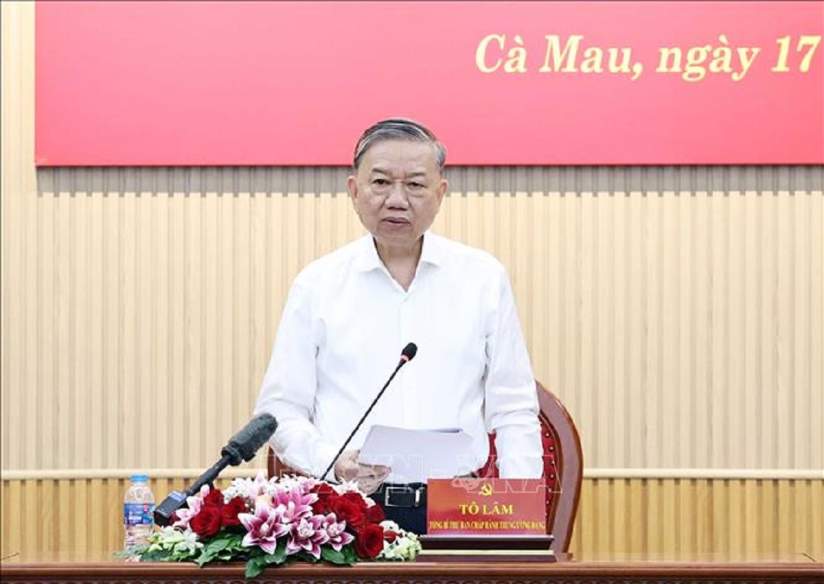 Tổng Bí thư đề nghị Cà Mau tiếp tục đẩy nhanh tháo gỡ điểm nghẽn, rào cản cho phát triển; lấy người dân, doanh nghiệp làm trung tâm. Ảnh: TTXVN.