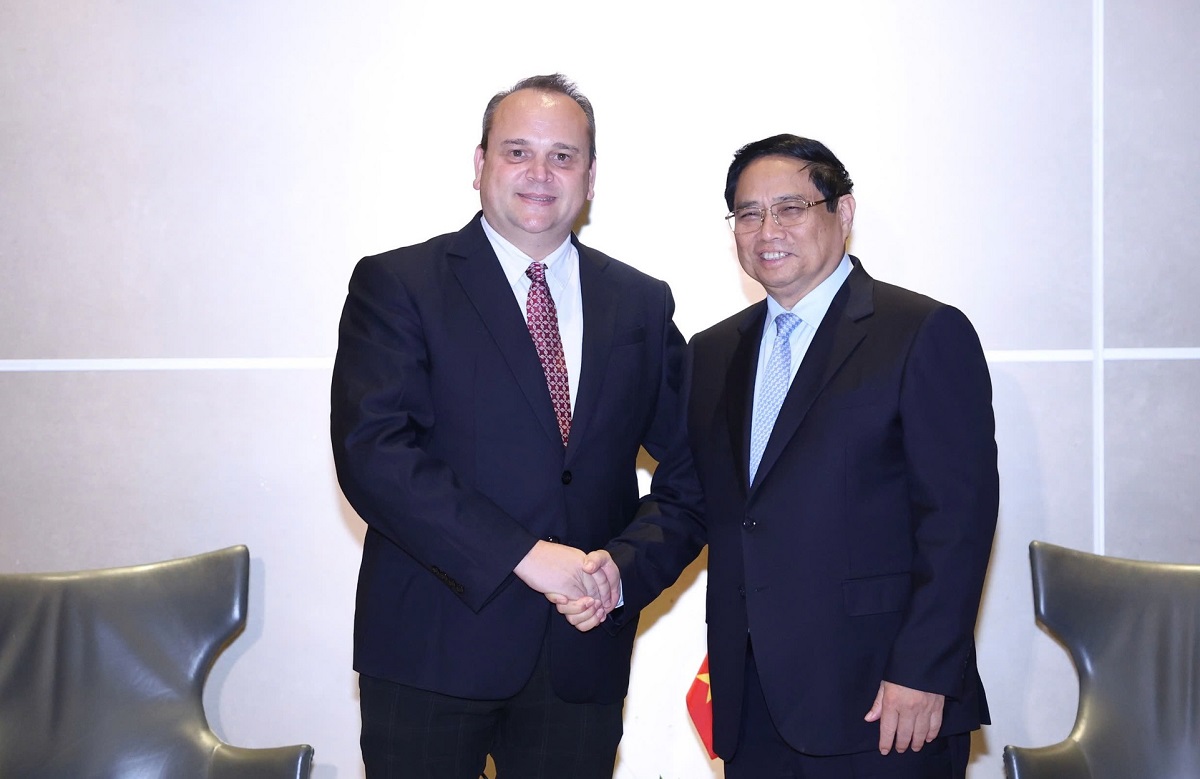 Thủ tướng Phạm Minh Chính tiếp ông Roger Zen, Chủ tịch kiêm CEO Tập đoàn Oceanside One Trading. Ảnh: VGP.