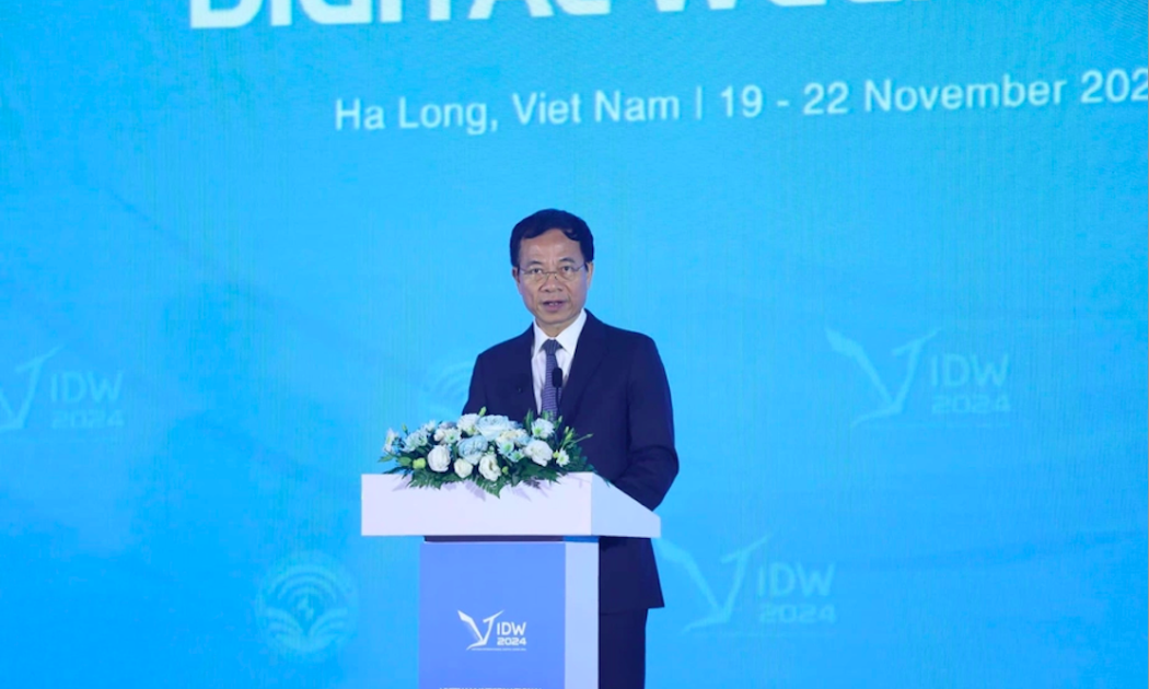 Bộ trưởng Bộ Thông tin và Truyền thông Nguyễn Mạnh Hùng.