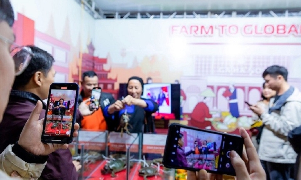 10 gian hàng livestream diễn ra trong Online Friday 2024
