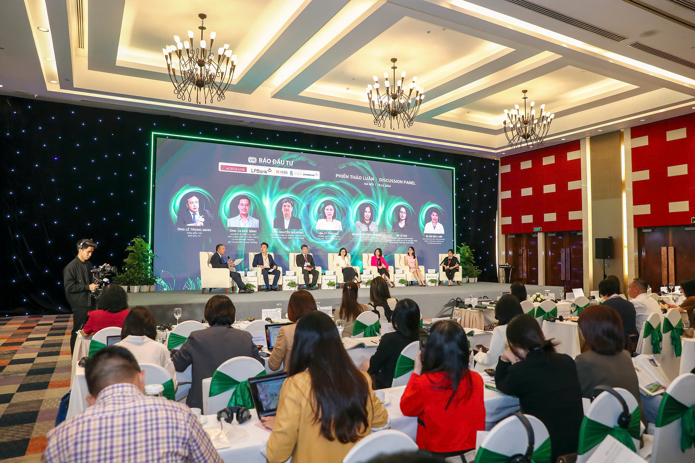 Chuyên gia thảo luận về cơ hội, thách thức khi thực thi ESG trong ngành ngân hàng.