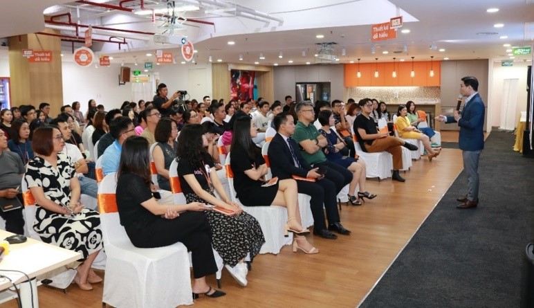 FWD chú trọng vào các chương trình đào tạo khơi mở tiềm năng, khuyến khích văn hoá sáng tạo để tạo nên môi trường cởi mở và dám thể hiện sự khác biệt.