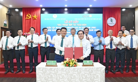 Ông Lê Ngọc Lâm (Tổng Giám đốc BIDV) và ông Lê Thanh Hưng (Tổng Giám đốc VRG) đại diện hai đơn vị ký kết Thỏa thuận hợp tác toàn diện.