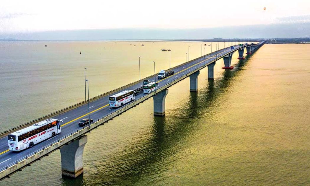 Tuyến đường ô tô và cầu Tân Vũ - Lạch Huyện được đưa vào sử dụng từ năm 2017 đã trở. nên không đáp ứng được nhu cầu vận tải hàng hoá và phát triển du lịch khu vực cửa ngõ phía Bắc của Hải Phòng.