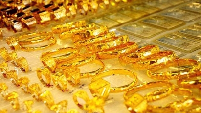 Domestic gold prices up in line with global moves