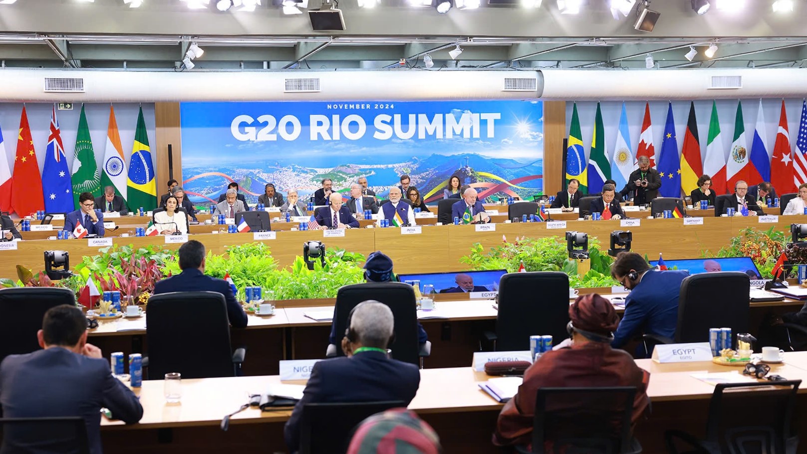 Hội nghị khẳng định cần tăng cường nguồn t&agrave;i ch&iacute;nh cho chuyển dịch năng lượng to&agrave;n cầu. Ảnh: VGP.