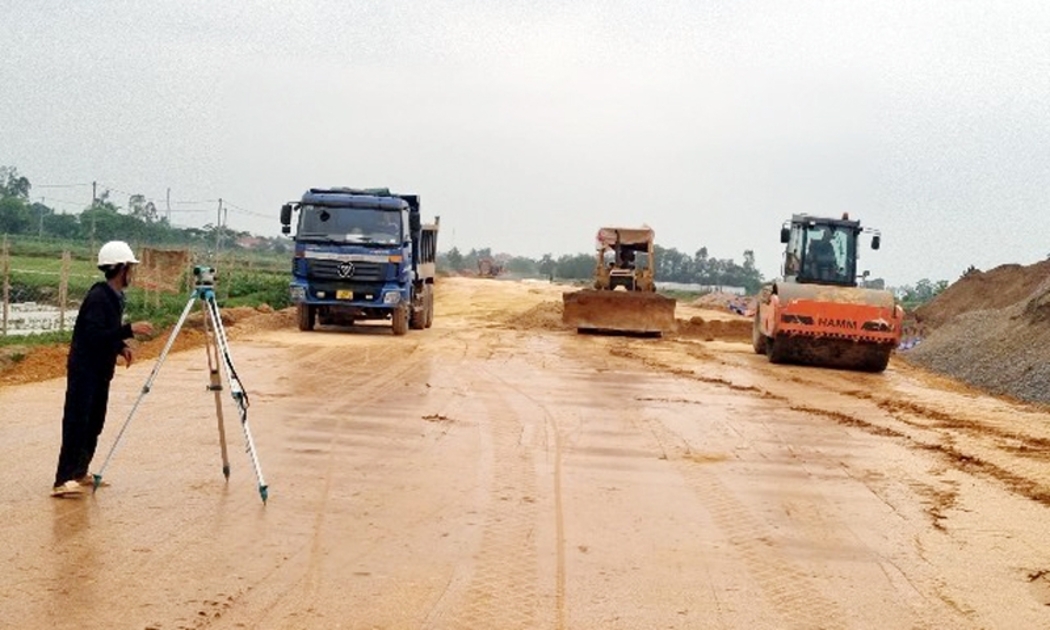 Tuyến đường giao thông ven biển đoạn Nga Sơn – Hoằng Hóa đang được gấp rút thi công