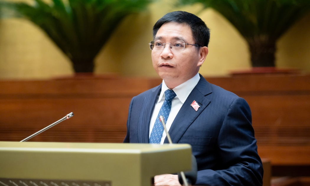 Bộ trưởng Bộ Giao thông vận tải Nguyễn Văn Thắng giải trình làm rõ một số vấn đề đại biểu nêu.