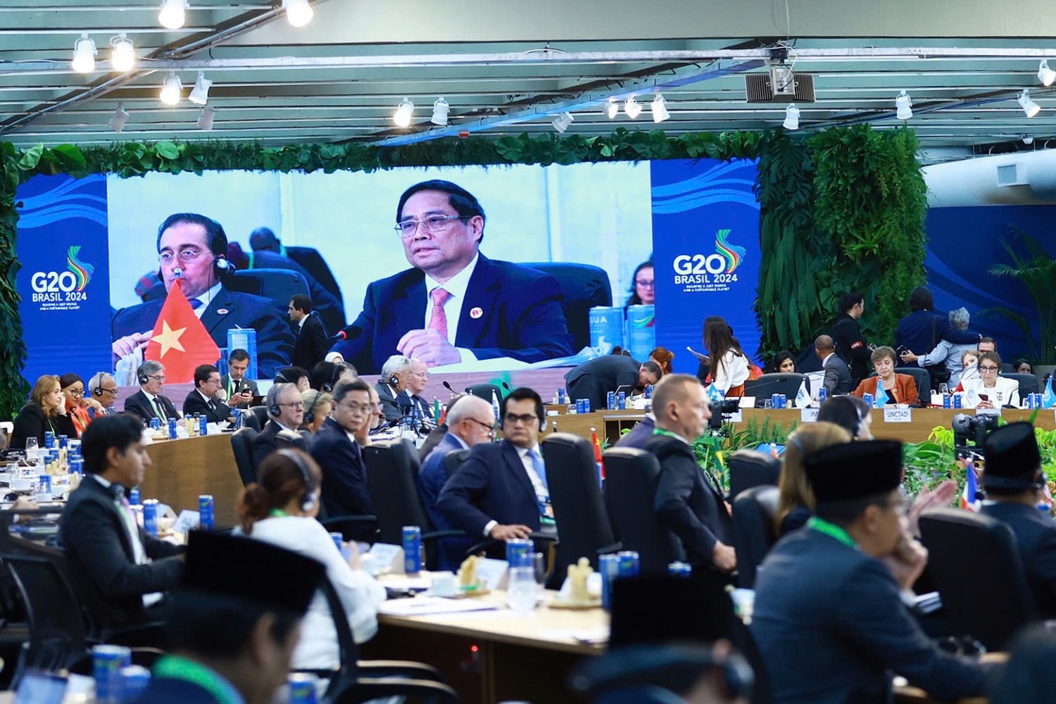 Thủ tướng Ch&iacute;nh phủ Phạm Minh Ch&iacute;nh: 