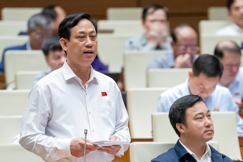 Đại biểu Mai Văn Hải, đoàn Thanh Hóa, nêu ý kiến.