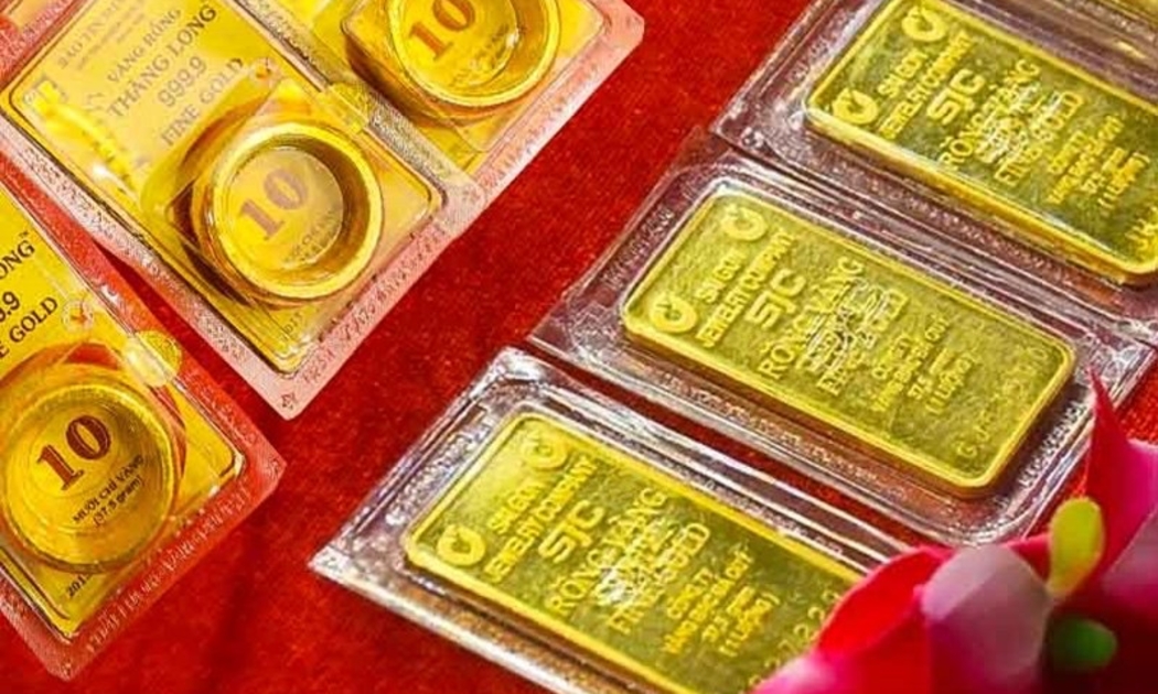 Giá vàng biến động mạnh, khó lường tạo nhiều rủi ro cho người mua.