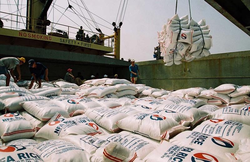 Rice exports to Malaysia surge, outperform key sectors