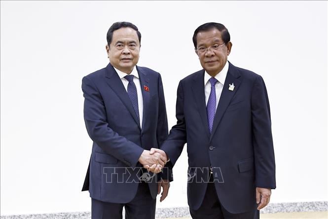 Chủ tịch Quốc hội Trần Thanh Mẫn và Chủ tịch Thượng viện Campuchia Samdech Techo Hun Sen - Ảnh: TTXVN