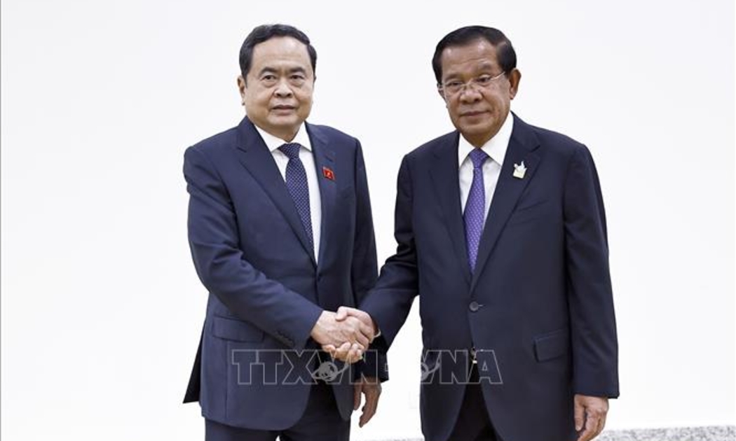 Chủ tịch Quốc hội Trần Thanh Mẫn và Chủ tịch Thượng viện Campuchia Samdech Techo Hun Sen - Ảnh: TTXVN
