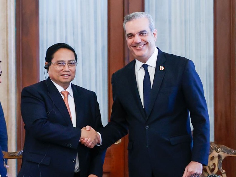 Thủ tướng Phạm Minh Chính và Tổng thống Luis Abinader Corona - Ảnh: VGP
