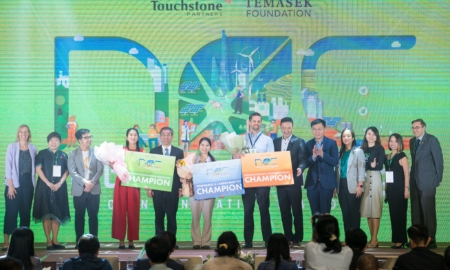 Ban tổ chức trao giải thưởng cho 03 startup đạt giải cao nhất Thách thức Net Zero 2024 với giải pháp thúc đẩy hệ sinh thái kinh tế xanh, chiều 22/11.