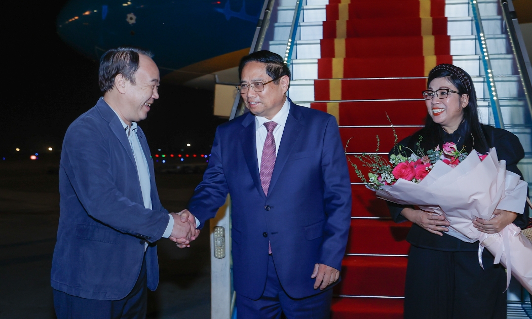 Thủ tướng Phạm Minh Chính và Phu nhân về tới Hà Nội, kết thúc chuyến công tác dự Hội nghị G20 và thăm chính thức Dominica - Ảnh: VGP