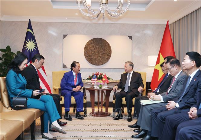 Tổng Bí thư Tô Lâm tiếp ông Vincent Tan Chee Yioun, Lãnh đạo Tập đoàn Berjaya - Ảnh: TTXVN