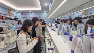 Exhibition highlights genuine vs. counterfeit goods