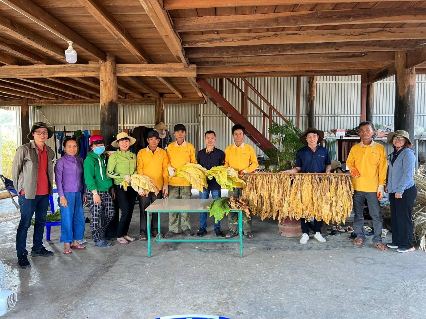 Những hộ kinh doanh và những doanh nghiệp vừa và nhỏ thuộc chuỗi cung ứng đều sẽ chịu ảnh hưởng.