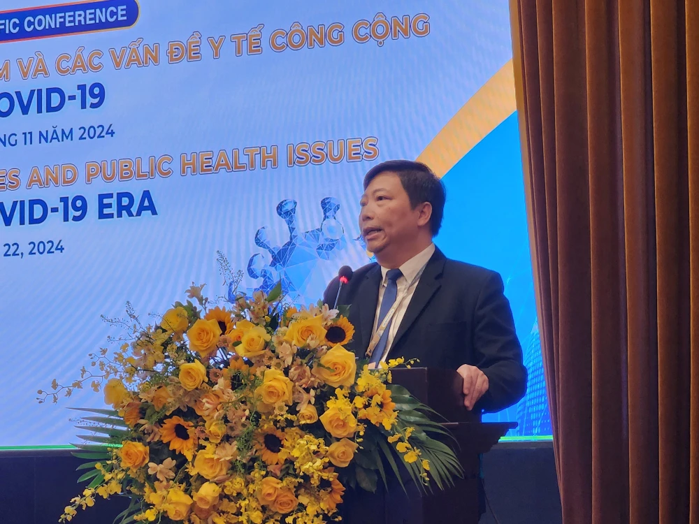 PGS.TS Nguyễn Vũ Trung, Viện trưởng Viện Pasteur TP.HCM, phát biểu tại hội nghị.