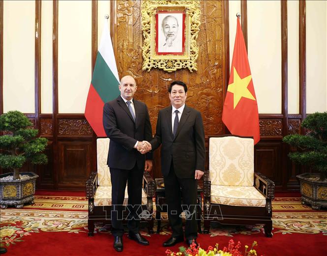 Chủ tịch nước Lương Cường và Tổng thống Bulgaria Rumen Radev - Ảnh: TTXVN