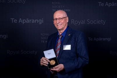 Ông Valery Feigin- Giáo sư hàng đầu thế giới về Thần kinh học và Dịch tễ học (Ảnh: Royal Society Te Aparangi).