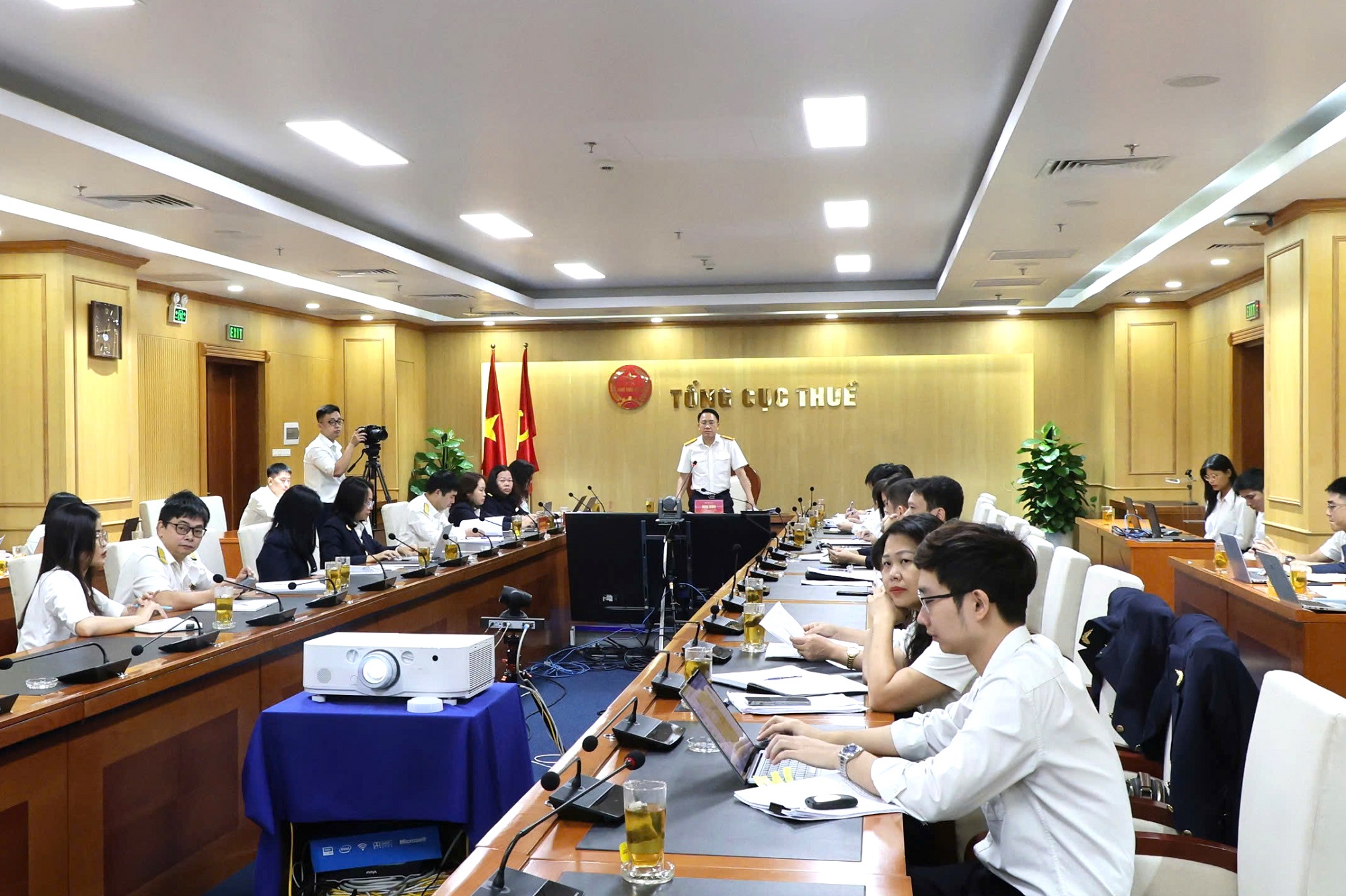 Phó Tổng cục trưởng Tổng cục Thuế Mai Sơn chủ trì cuộc họp.