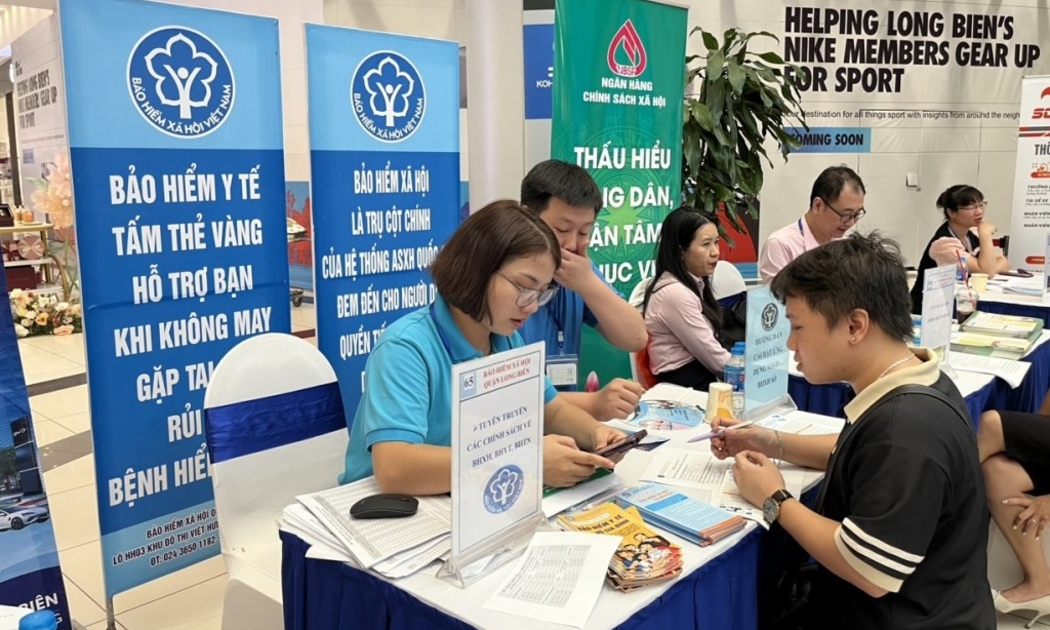 Hỗ trợ mức đóng cho người tham gia bảo hiểm xã hội tự nguyện để đảm bảo an sinh xã hội. Ảnh minh họa.