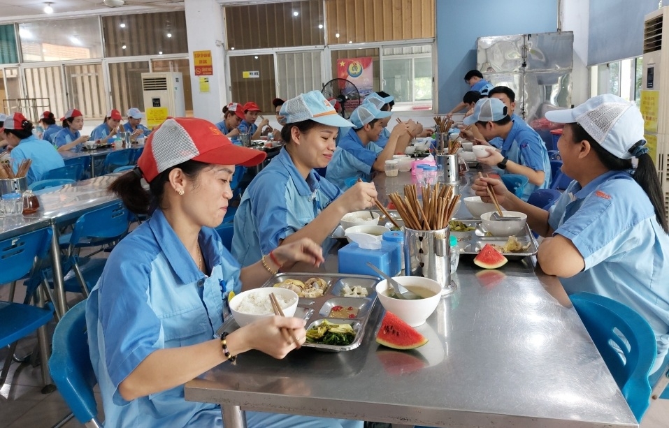 Cần lưu ý rằng mức giảm trừ “quá cao” vô hình sẽ đưa chính sách thuế thu nhập cá nhân thành chính sách thuế với người có thu nhập cao.