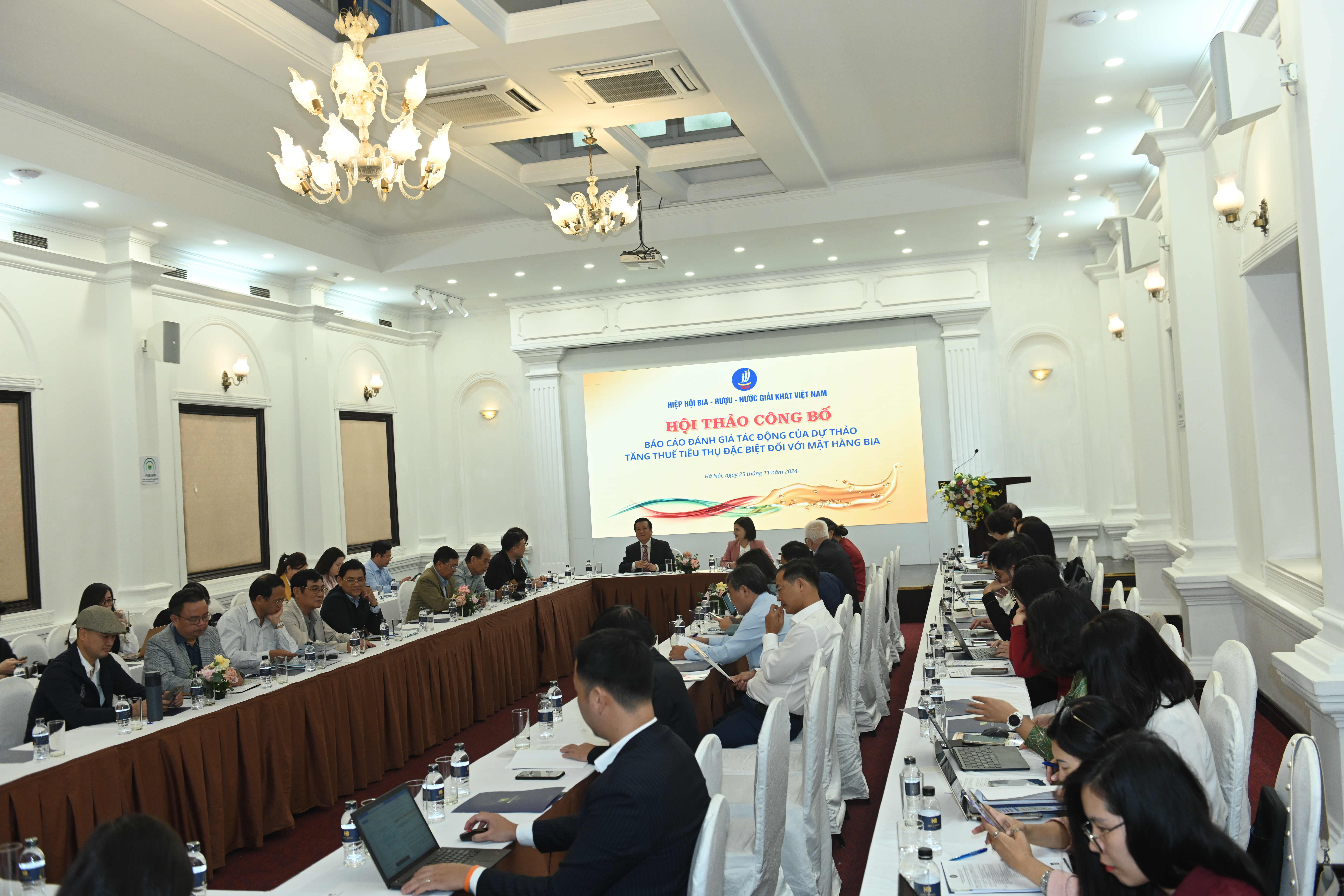 Toàn cảnh hội thảo.