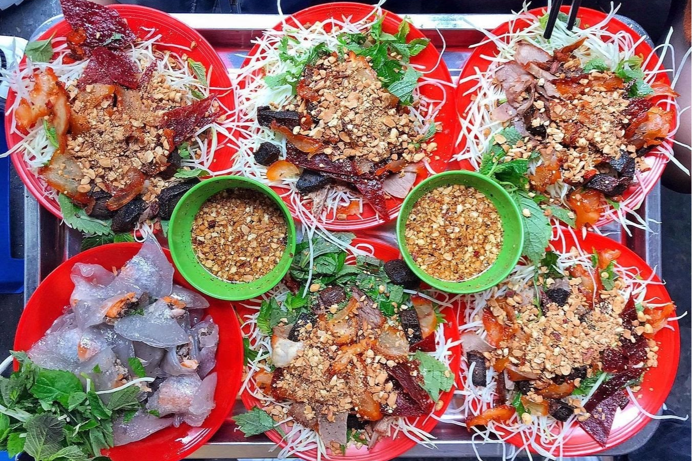 Lễ hội cũng có nhiều hoạt động trải nghiệm, tìm hiểu nét đẹp văn hóa, ẩm thực thủ đô Hà Nội.