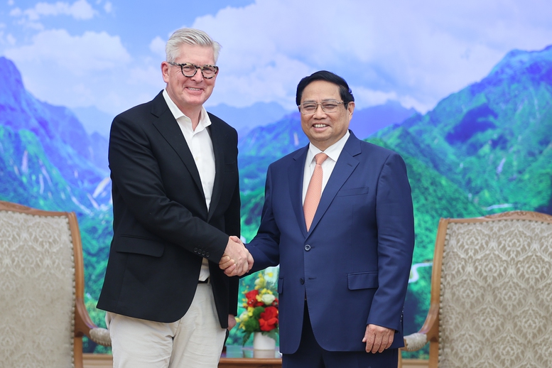 Thủ tướng Phạm Minh Chính và ông Borje Ekholm, Chủ tịch, Tổng Giám đốc Tập đoàn Ericsson. 