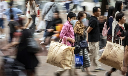 Du khách Trung Quốc sẽ hạn chế mua sắm tại nước ngoài?