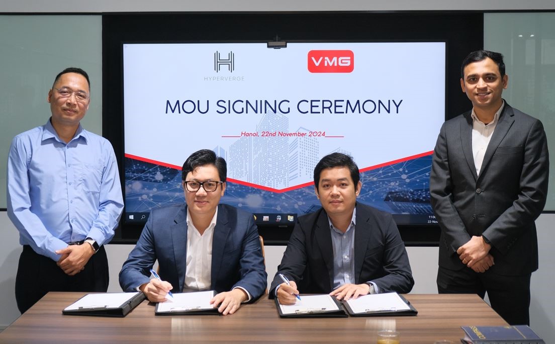 Ông Nguyễn Đức Minh (bên phải) – Giám đốc Kinh doanh SEA HyperVerge.
