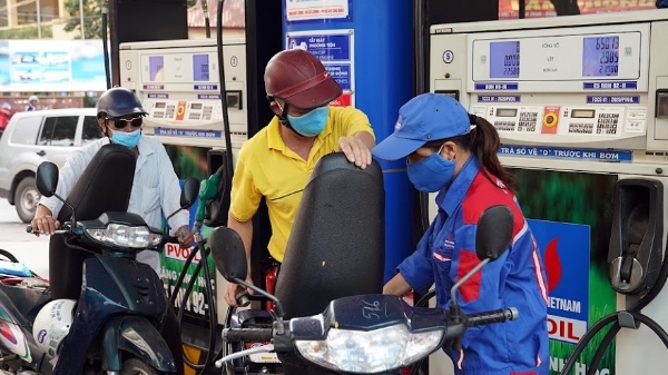 Đồng loạt tăng giá xăng dầu