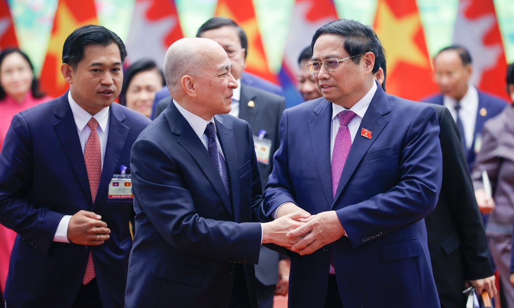 Thủ tướng Phạm Minh Chính và Quốc vương Campuchia Norodom Sihamoni - Ảnh: VGP