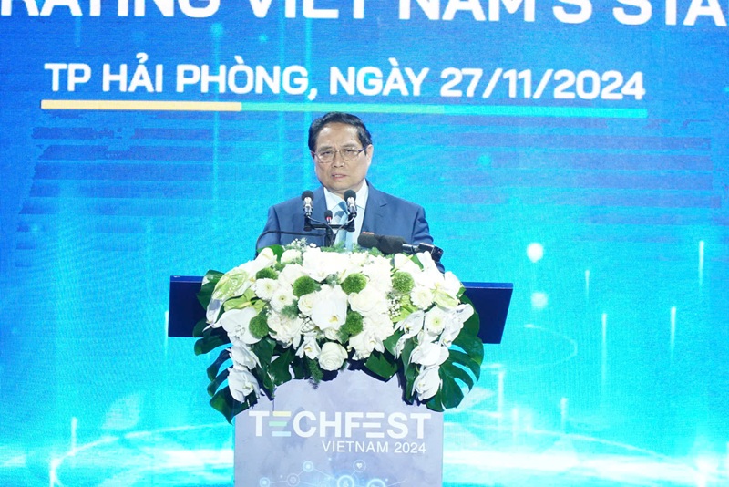 Thủ tướng Phạm Minh Ch&iacute;nh ph&aacute;t biểu tại Techfest 2024. Ảnh: Thanh Sơn.