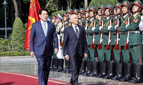 Chủ tịch nước Lương Cường chủ trì lễ đón Quốc vương Campuchia Norodom Sihamoni