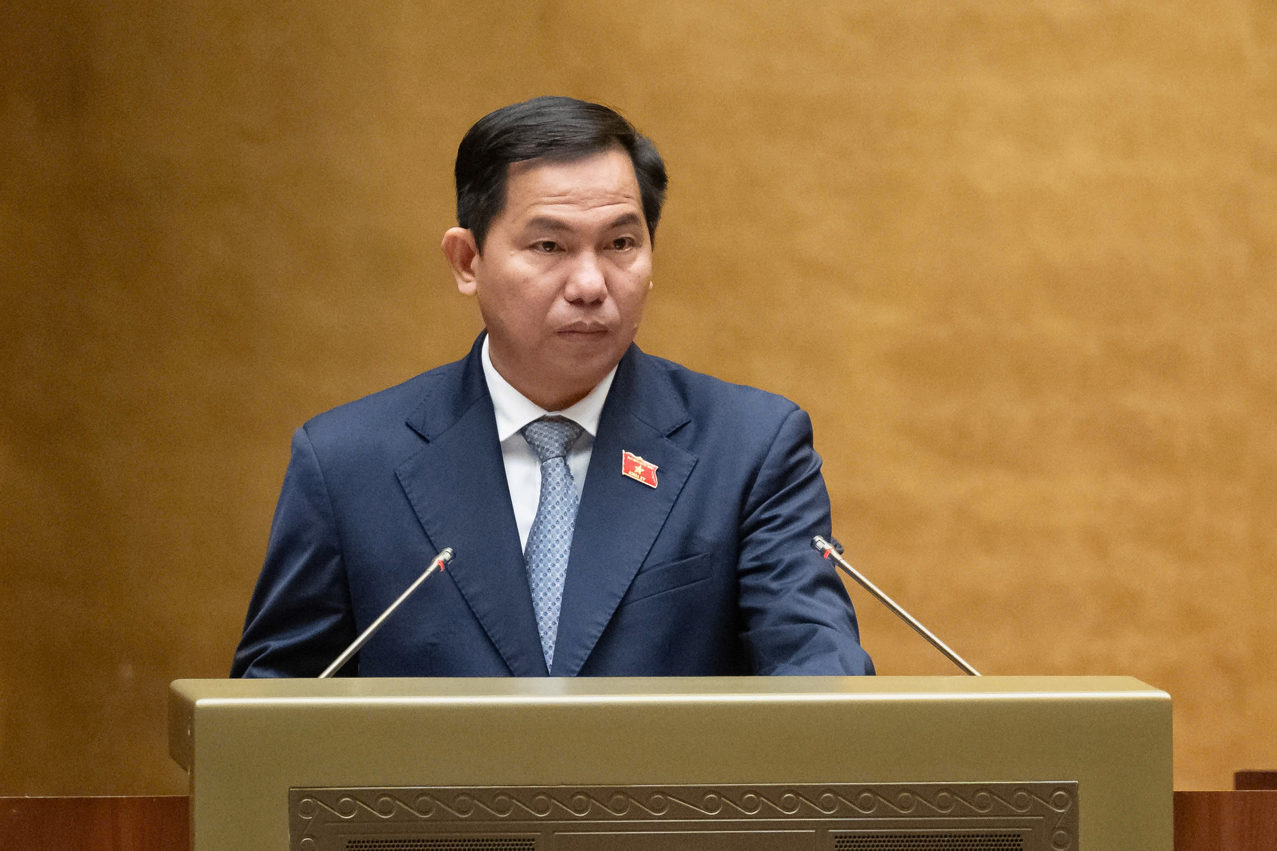 Chủ nhiệm Ủy ban Tài chính, Ngân sách của Quốc hội Lê Quang Mạnh báo cáo tiếp thu, giải trình và chỉnh lý dự thảo Luật Đầu tư công (sửa đổi).