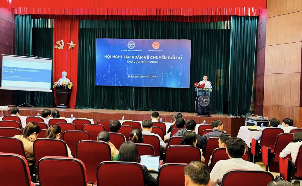 Quang cảnh Hội nghị tập huấn Chuyển đổi số tại Quảng Nam.