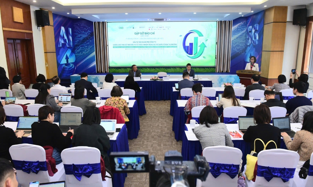 Quang cảnh buổi họp báo trước thềm Diễn đàn thường niên về quản trị công ty lần thứ 7.