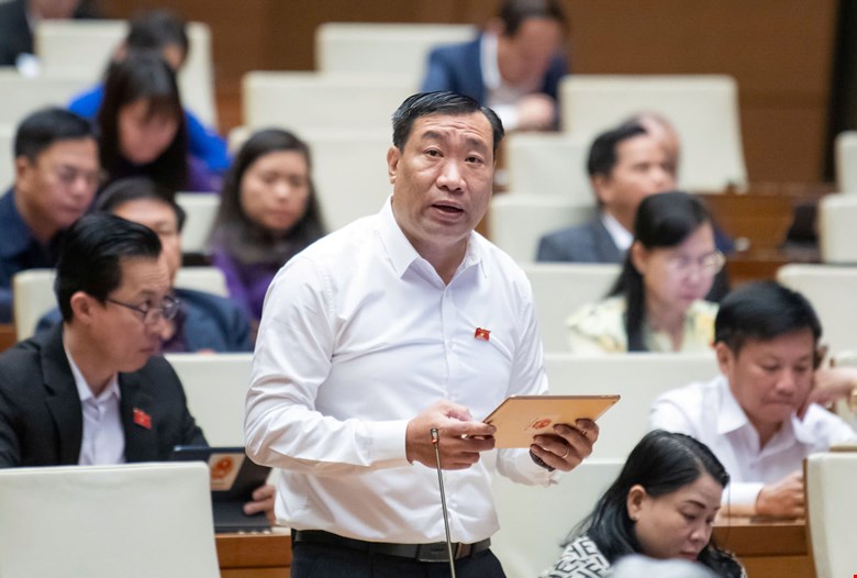 Đại biểu Thạch Phước Bình, đoàn Trà Vinh góp ý dự thảo luật.