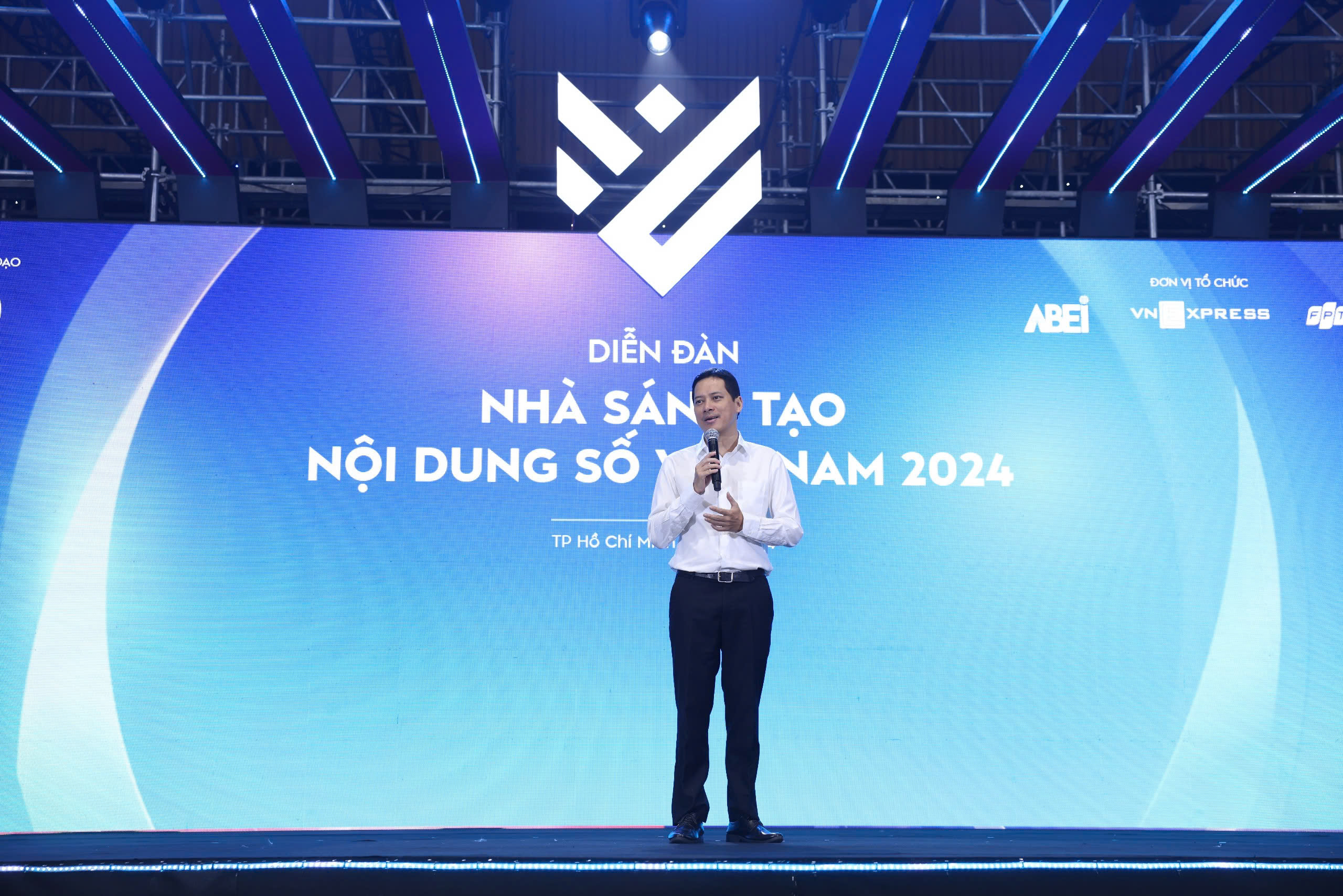 Ông Lê Quang Tự Do, Cục trưởng Cục Phát thanh, Truyền hình và Thông tin điện tử, Bộ thông tin và Truyền thông, tại diễn đàn.