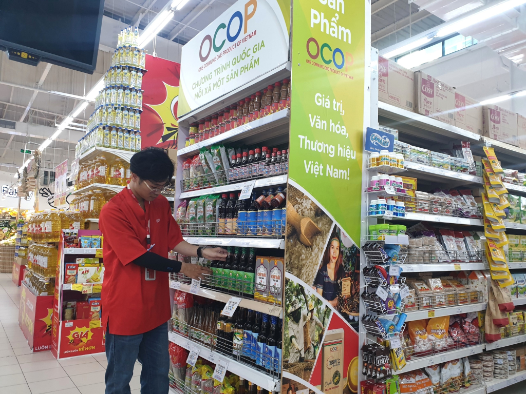 Nhiều sản phẩm đặc sản vùng miền đã tiếp cận được thị trường hiện đại, góp phần hình thành thị trường ổn định.